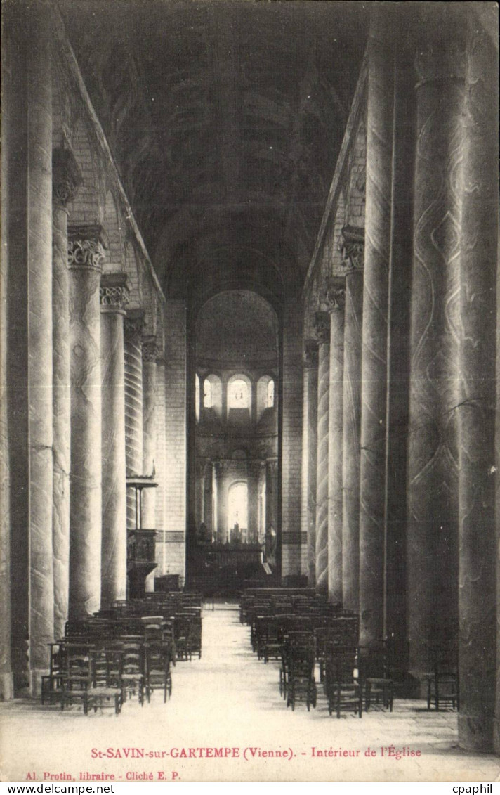 Saint Savin sur Gertempe CPA Interieur de l'eglise
