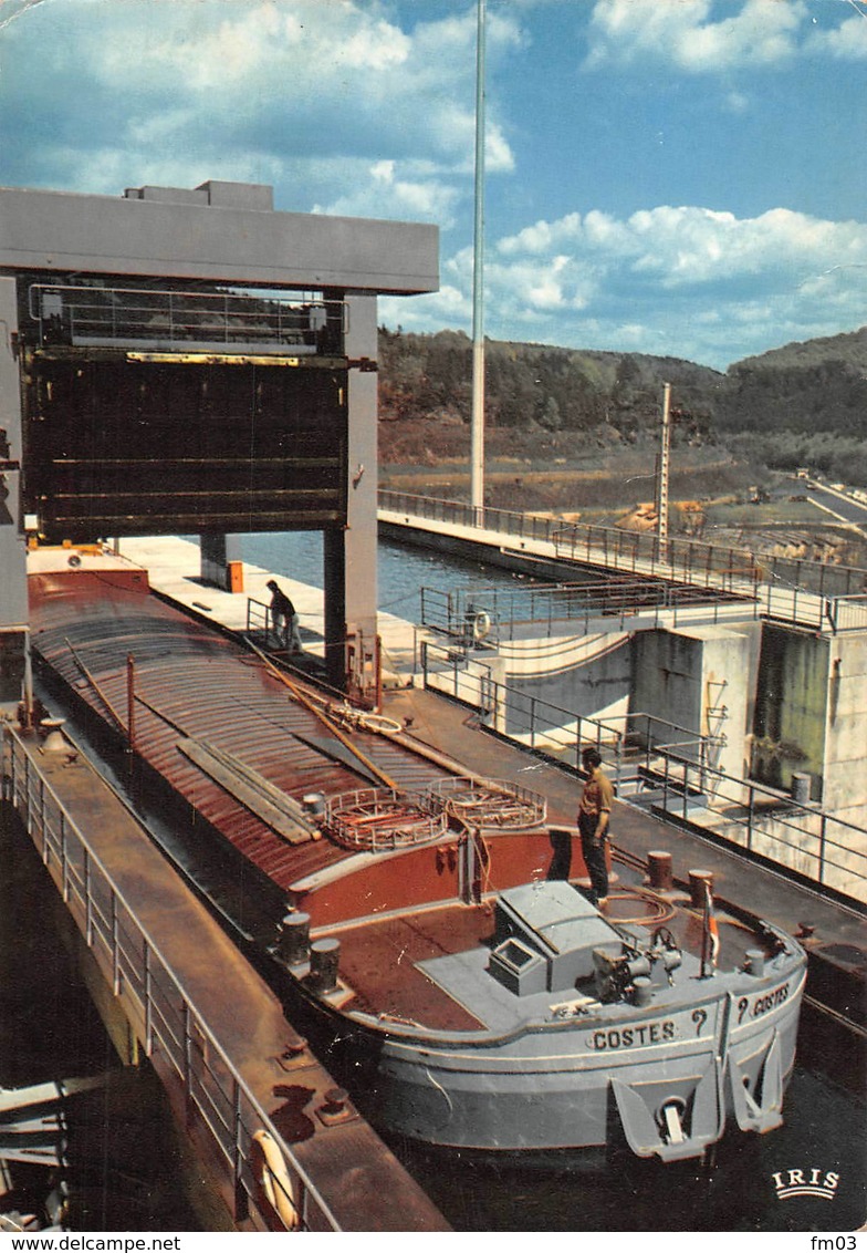 Saint St Louis Arzviller canal péniche péniches