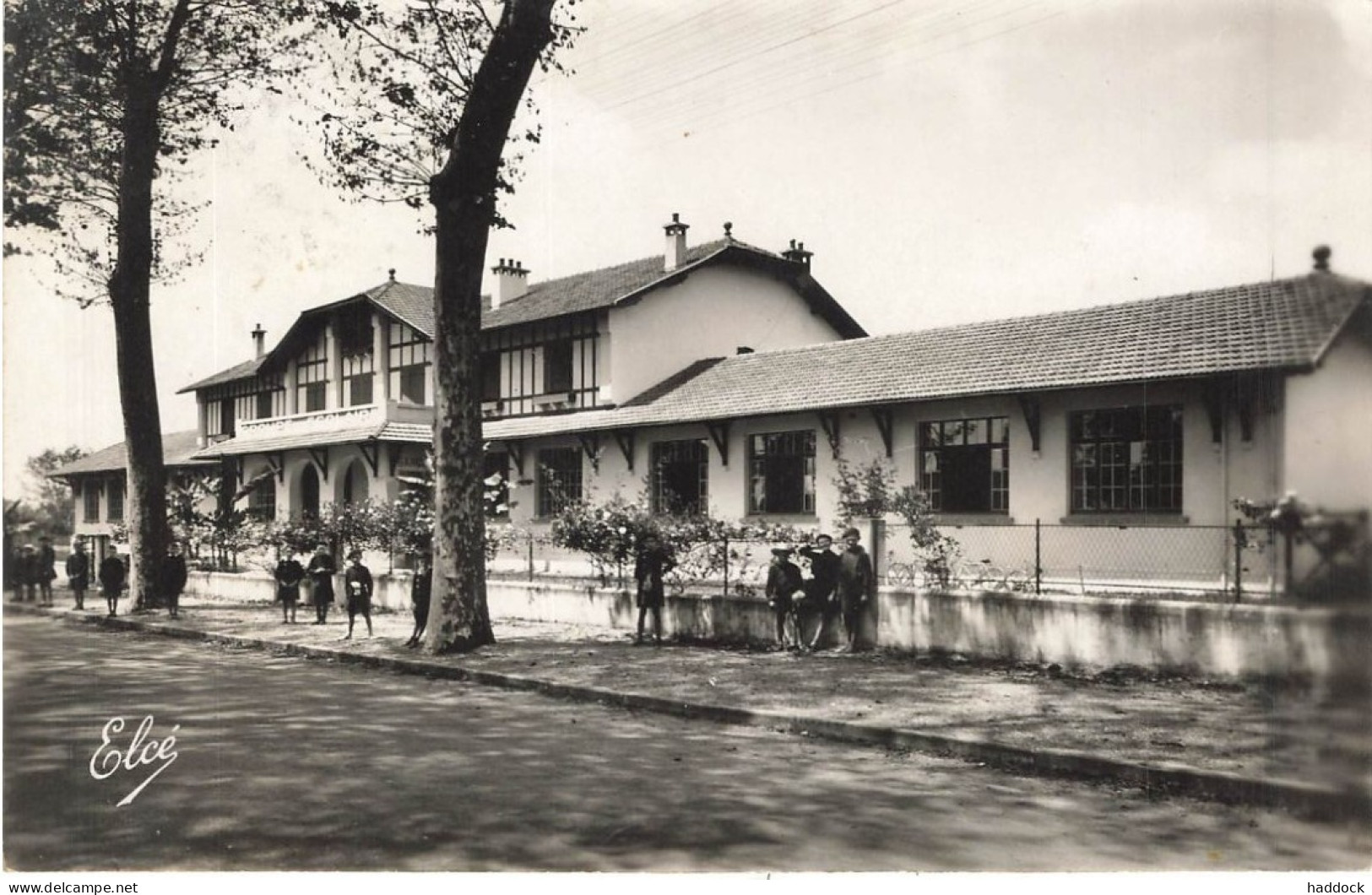 SAINT VINCENT DE TYROSSE : LE GROUPE SCOLAIRE