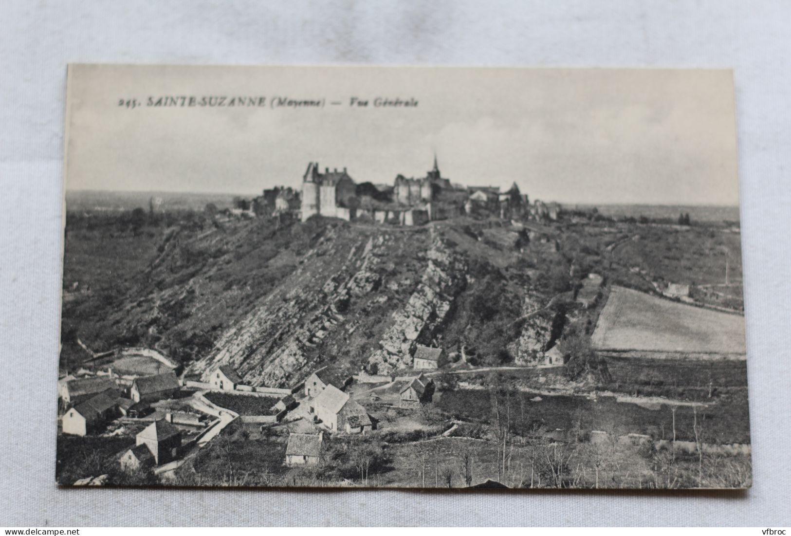 Sainte Suzanne, vue générale, Mayenne 53