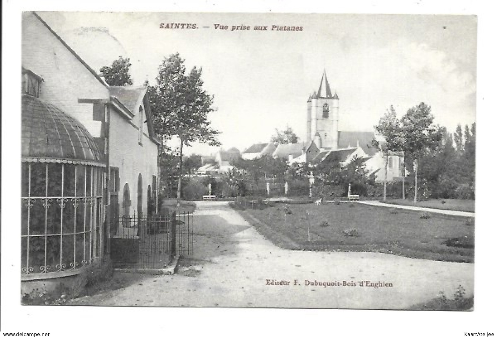 Saintes - Vue prise aux platanes.
