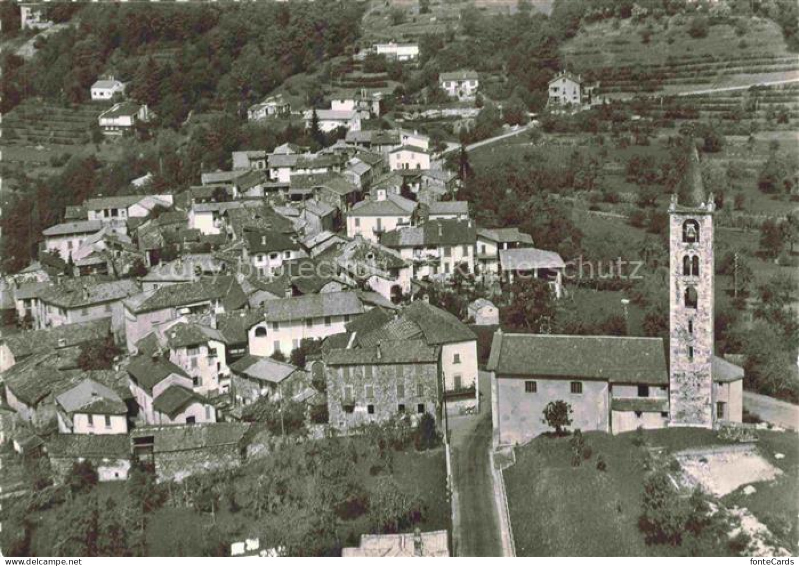 Sala-Capriasca Tesserete Lugano TI Fliegeraufnahme mit Kirche