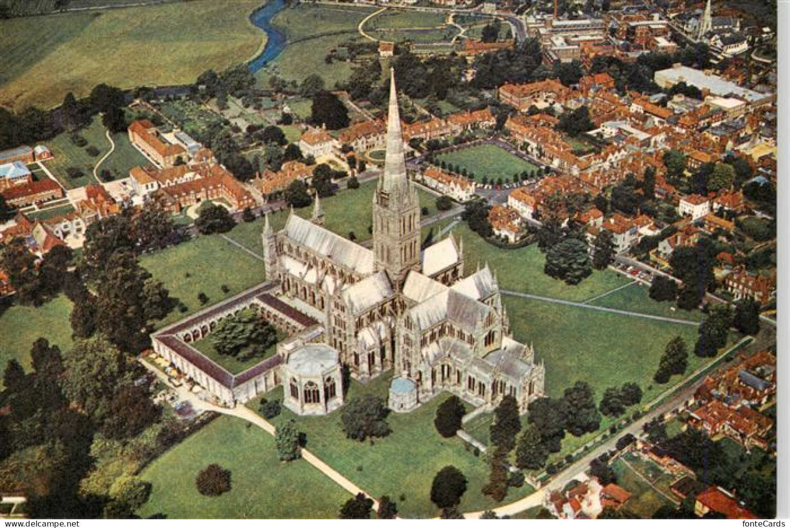SALISBURY   Wiltshire UK Salisbury-Cathedral Kathedrale Kirchturm Kreuzgang Chap
