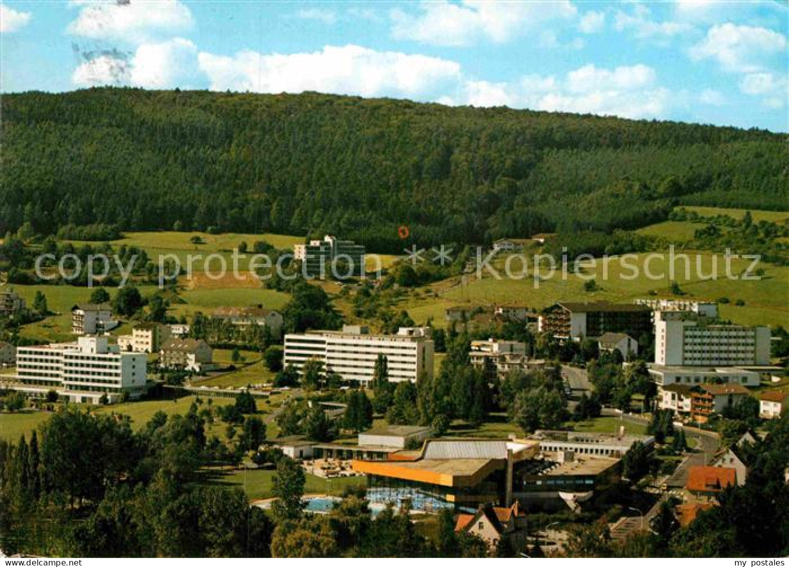 Salmuenster Bad Soden Bad-Soden Fliegeraufnahme mit Bewegungszentrum und Wellenb