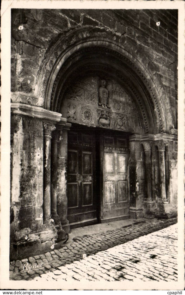 Salon de Provence - Eglise Saint Michel - CPA