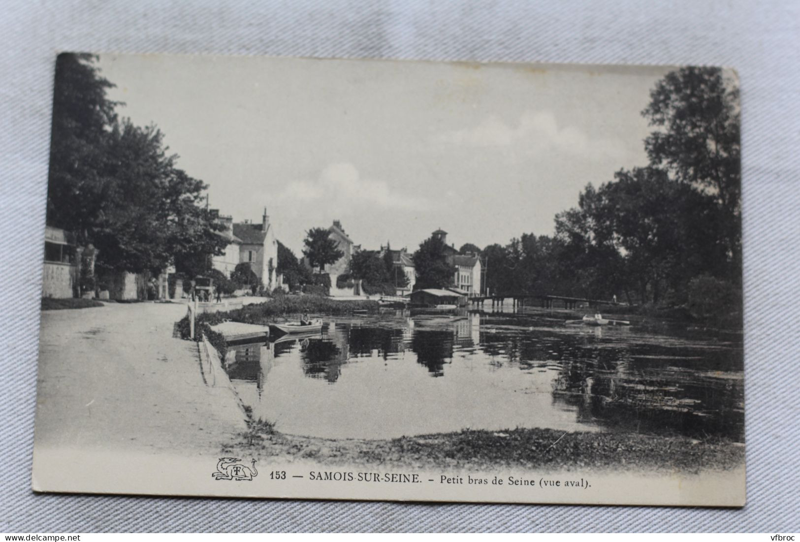 Samois sur Seine, petit bars de Seine, vue aval, Seine et Marne 77