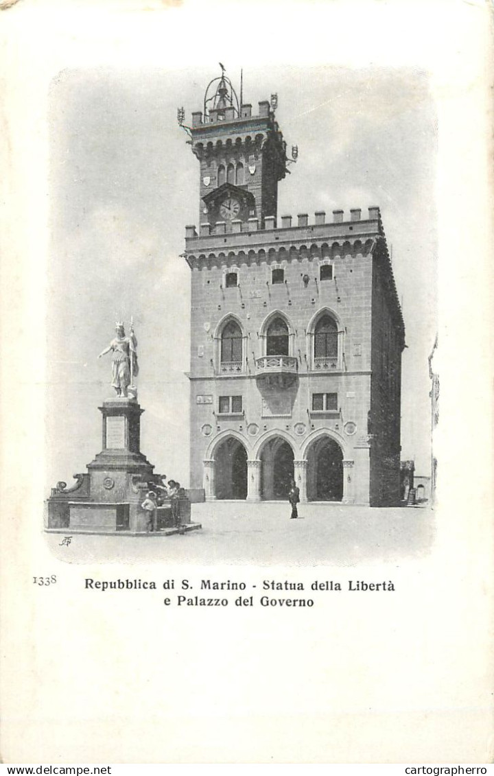 San Marino Palazzo del Governo statua della Liberta