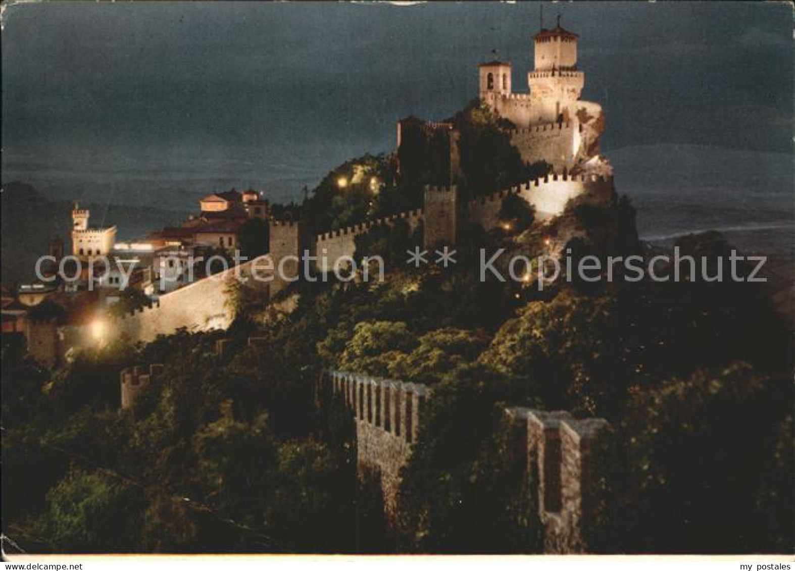 San Marino San Marino La Torre notturno Monte Titano Nachtaufnahme