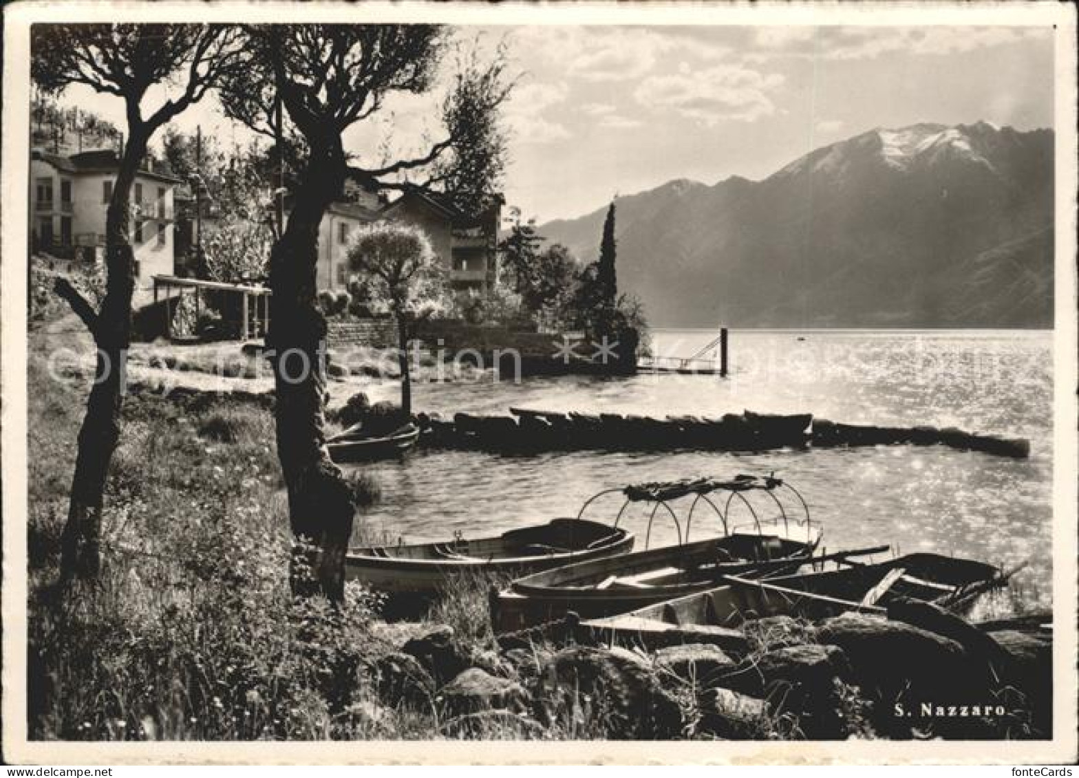 San Nazzaro Boote Haeuser Alpen