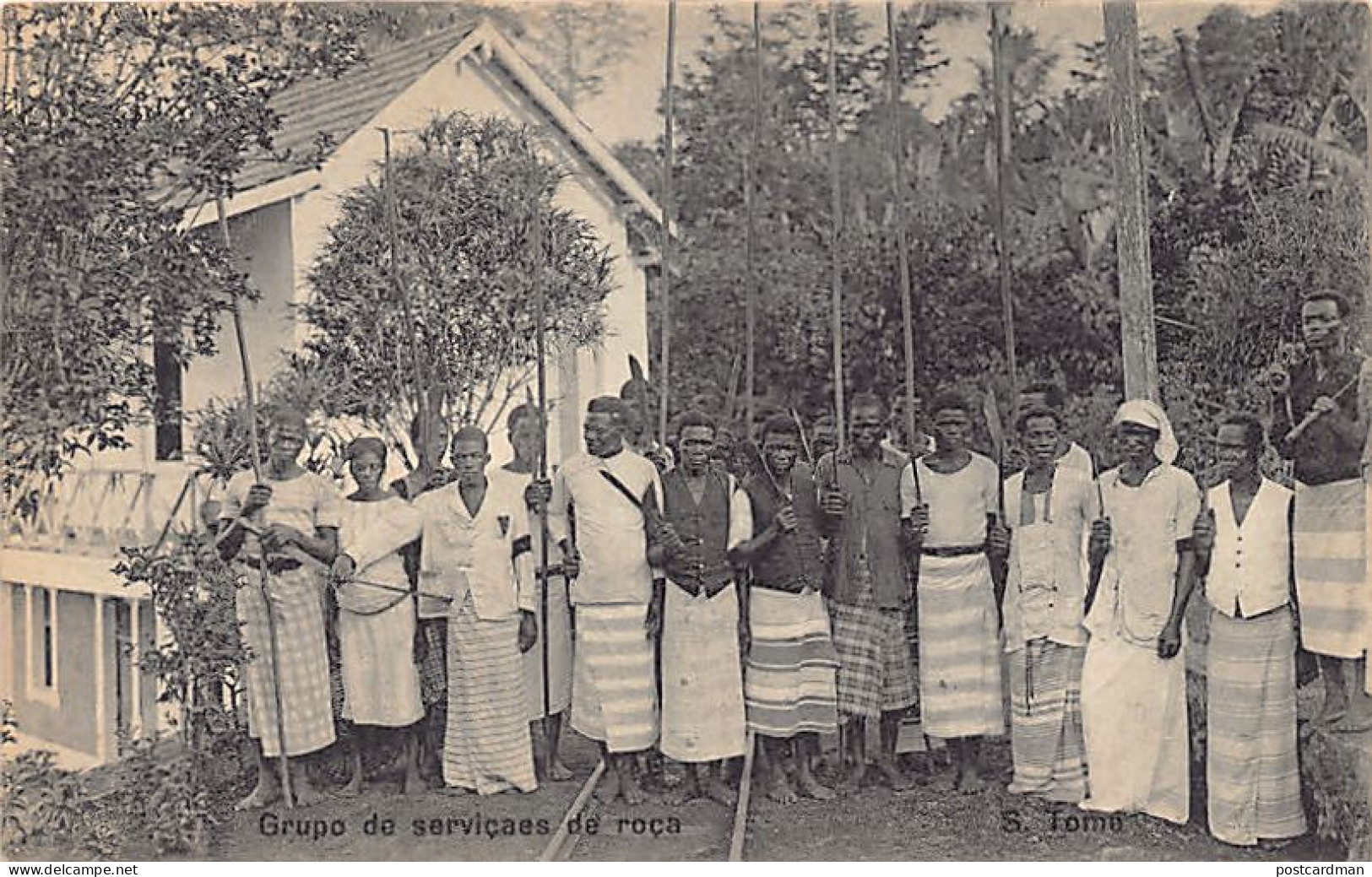 São Tomé e Príncipe - Grupo de serviçaes de roça - Ed. Governo de S. Tomé e Principe