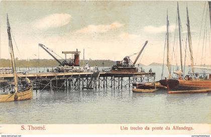 Sao Tome et Principe / 09 - Um trecho da ponte da Alfandega