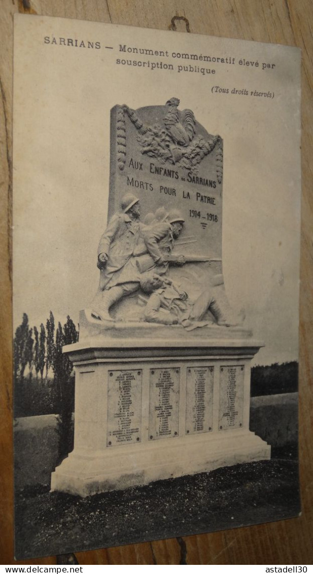 SARRIANS , monument comméroratif .......... 25221