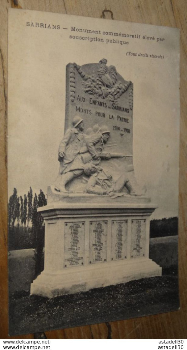 SARRIANS , monument comméroratif .......... 25221