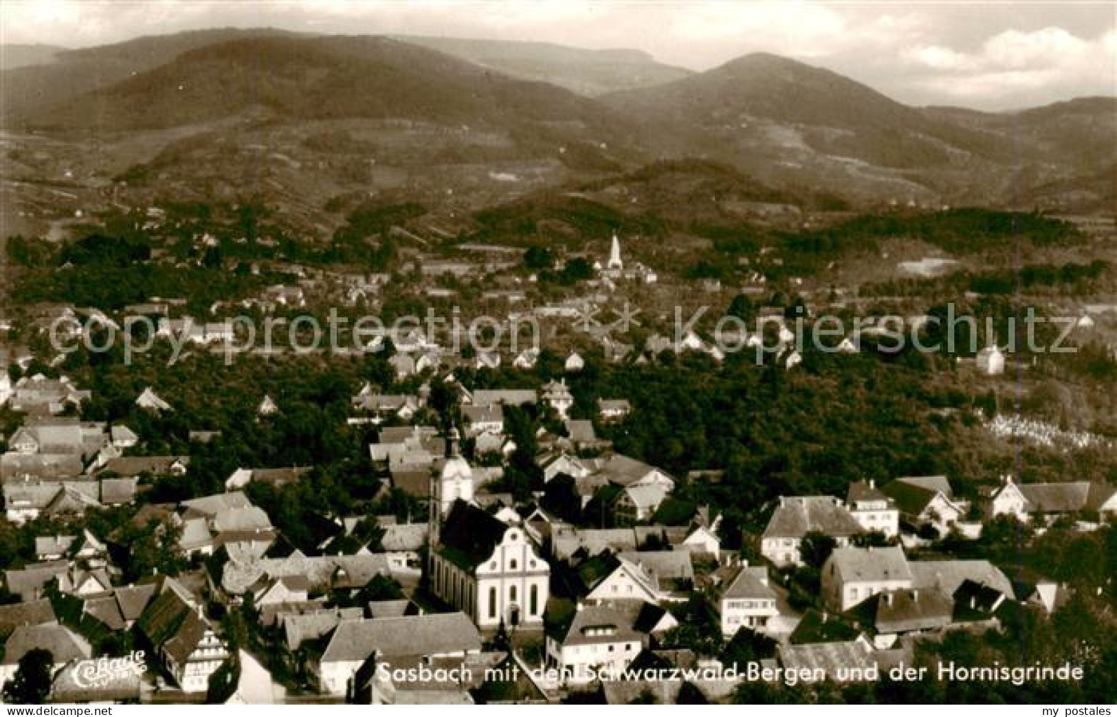 Sasbach Achern Ortsansicht mit Schwarzwald Bergen und der Hornisgrinde