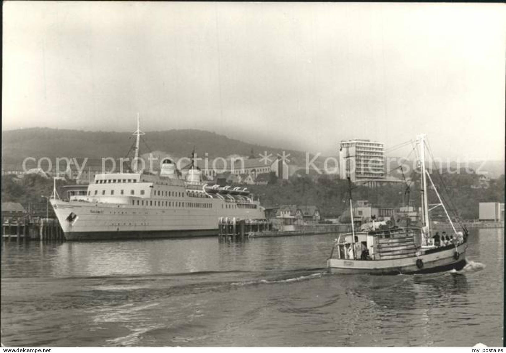 Sassnitz Ostseebad Ruegen Hafen Faehrschiff Sassnitz