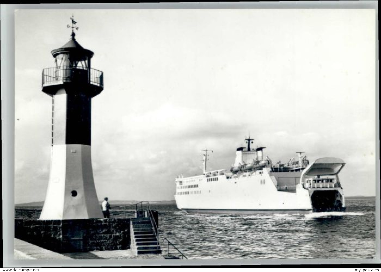 Sassnitz Ostseebad Ruegen Sassnitz Faehrschiff Ruegen *
