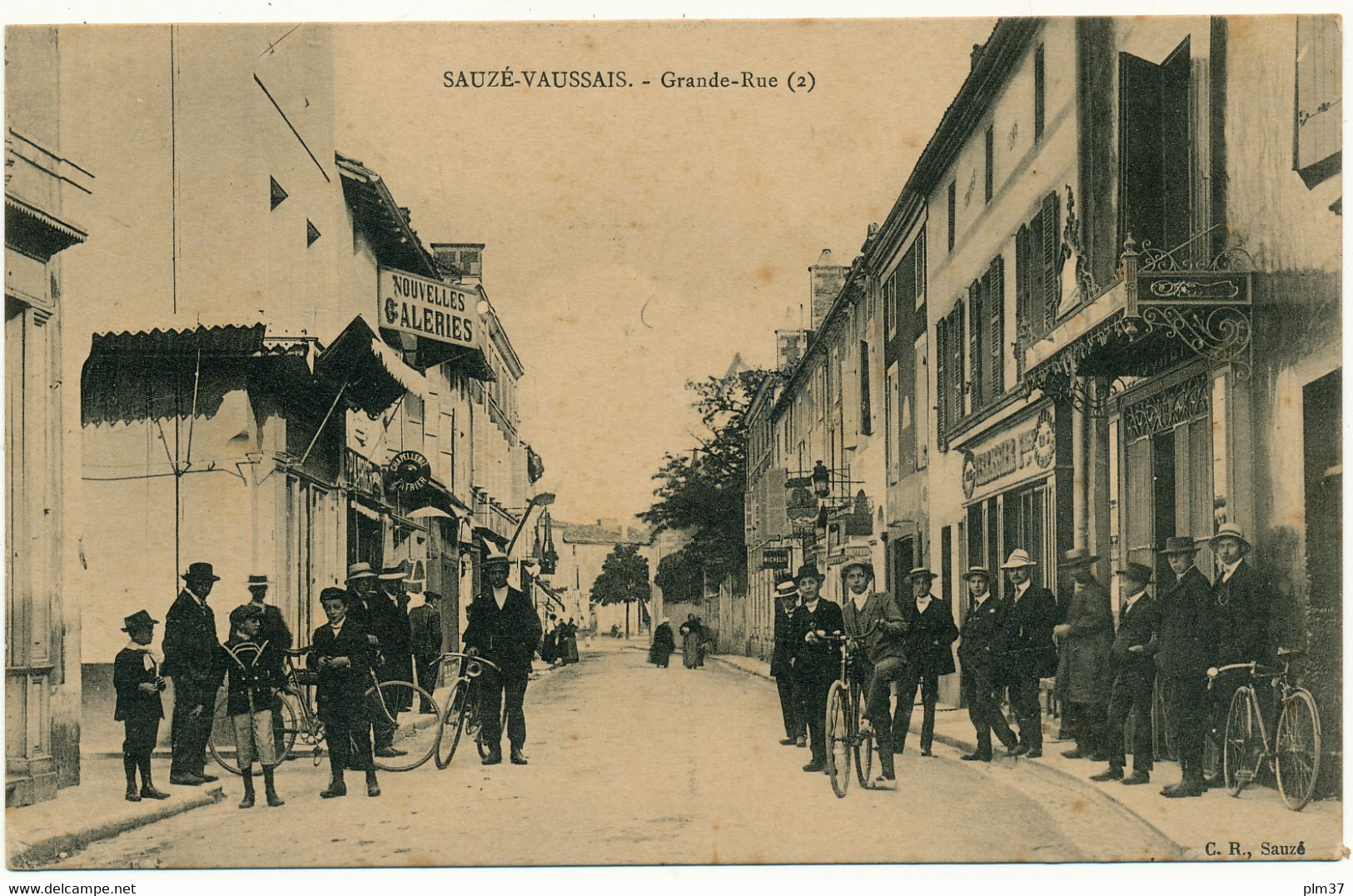 SAUZE VAUSSAIS - Grande Rue