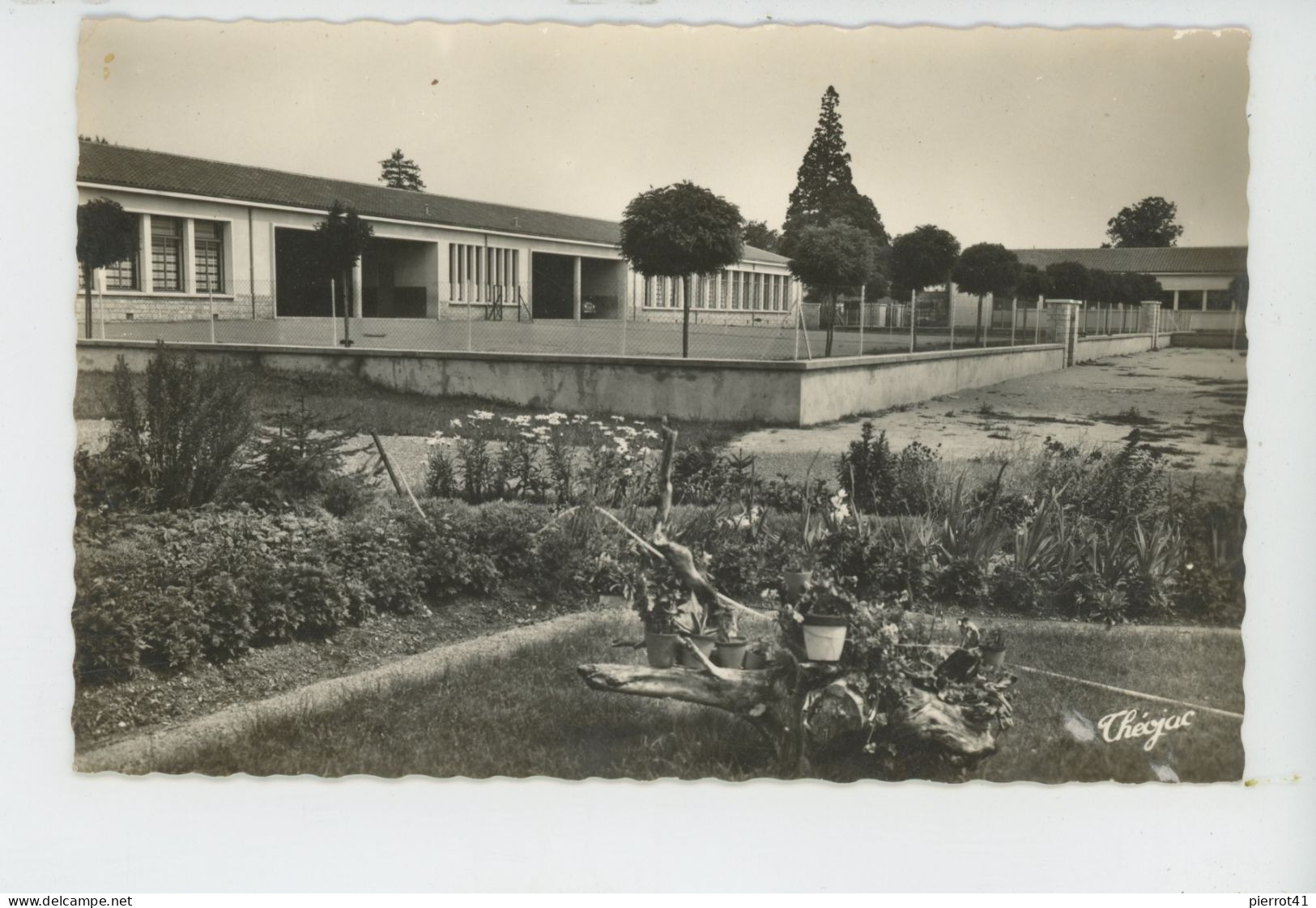 SAUZE VAUSSAIS -  Groupe Scolaire