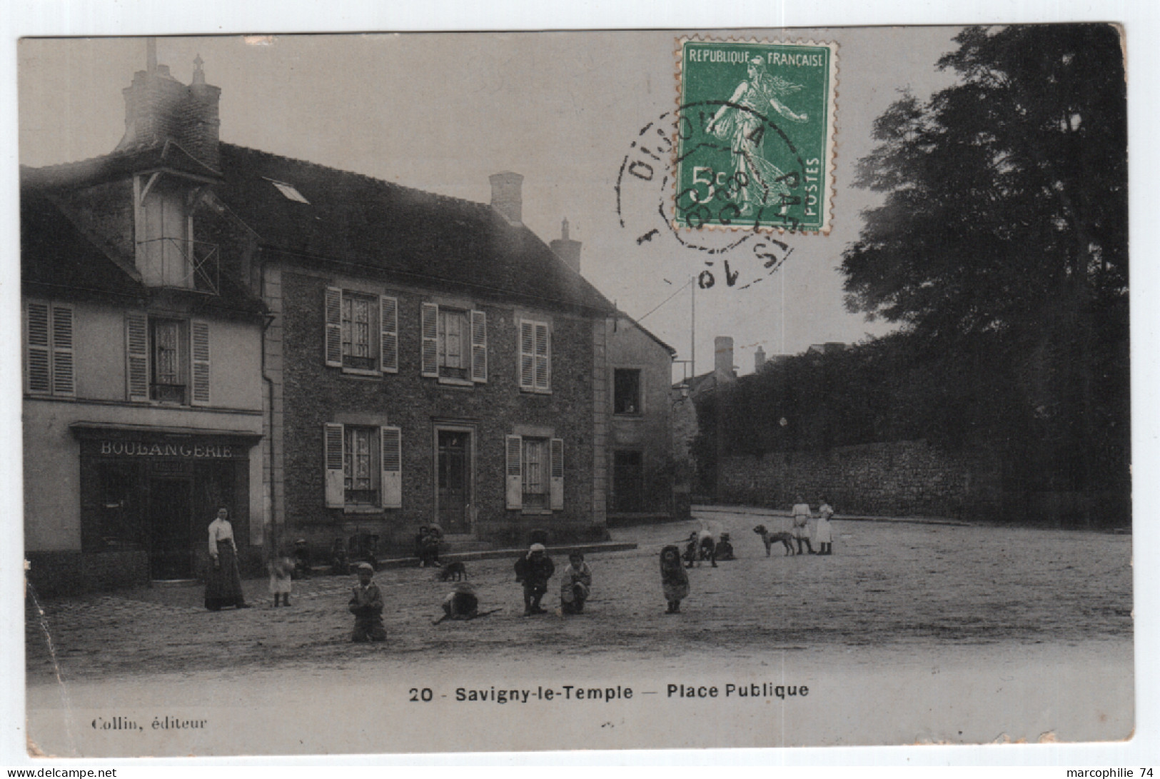SAVIGNY LE TEMPLE PLACE PUBLIQUE