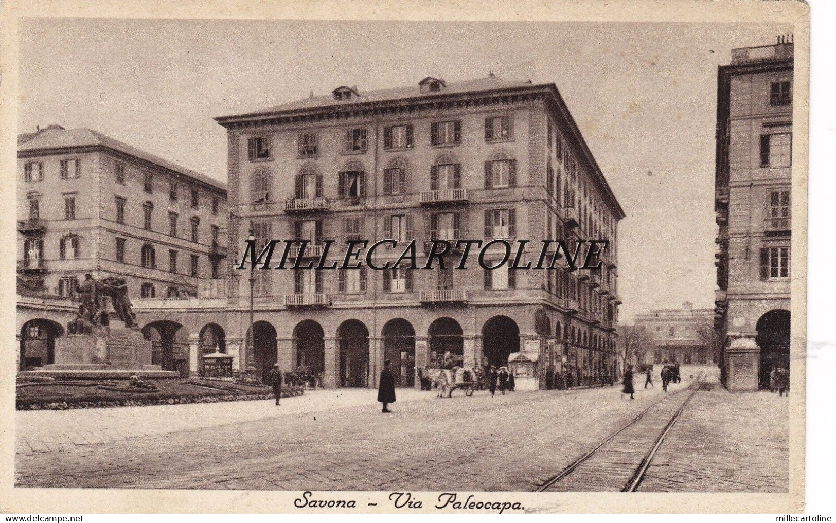 SAVONA:  Via Paleocapa