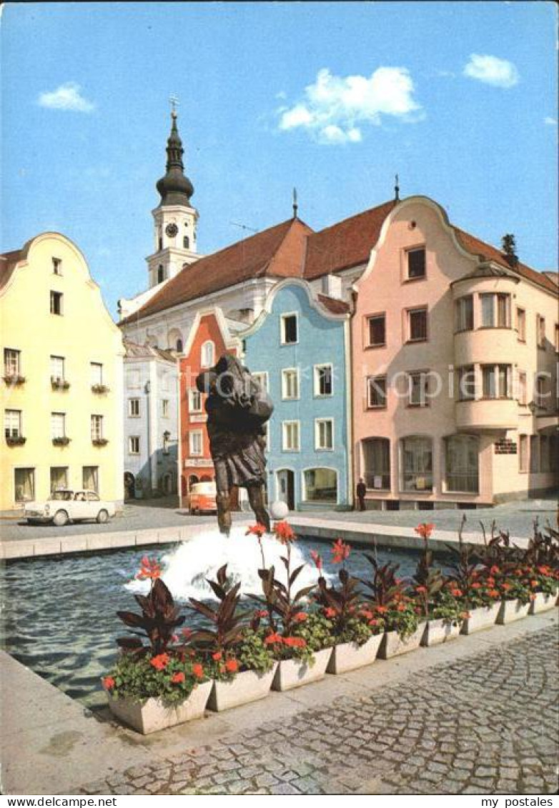 Schaerding Stadtplatz mit Christophorusbrunnen