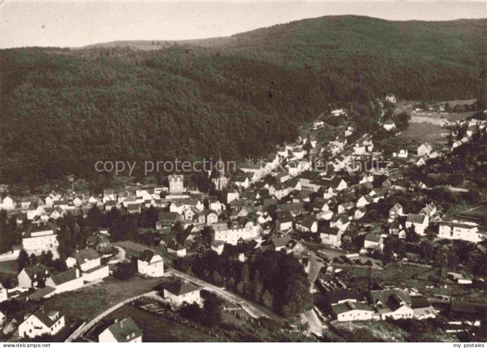 Schmitten  Taunus Hessen Schmitten Taunus Luftkurort Kirchturm Dorfansicht Wald