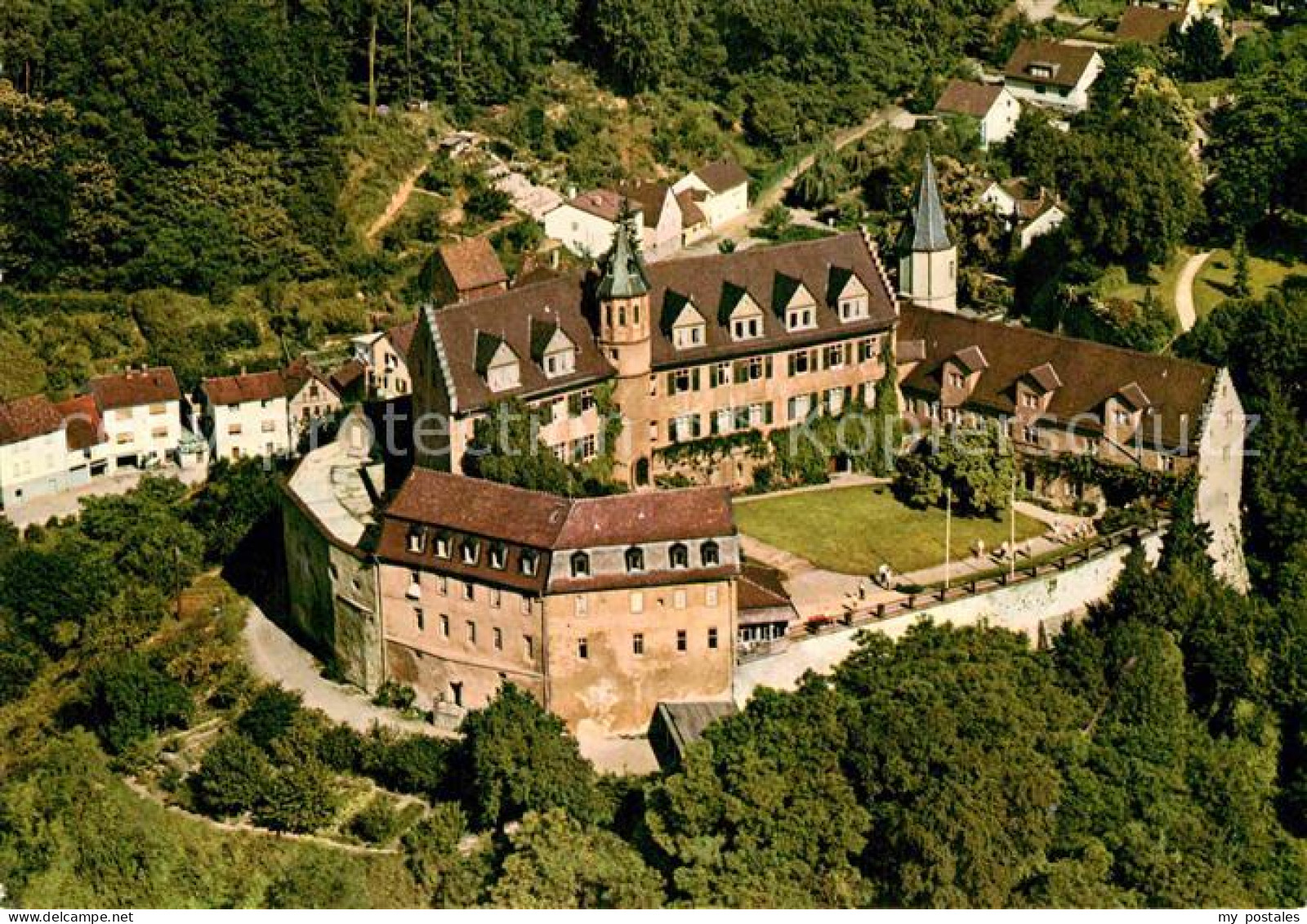 Schoenberg Bensheim Schloss Schoenberg Fliegeraufnahme