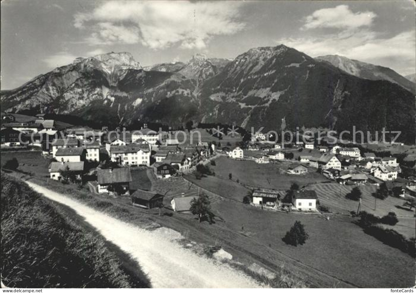 Schwaendi Schwanden Gesamtansicht mit Alpenpanorama