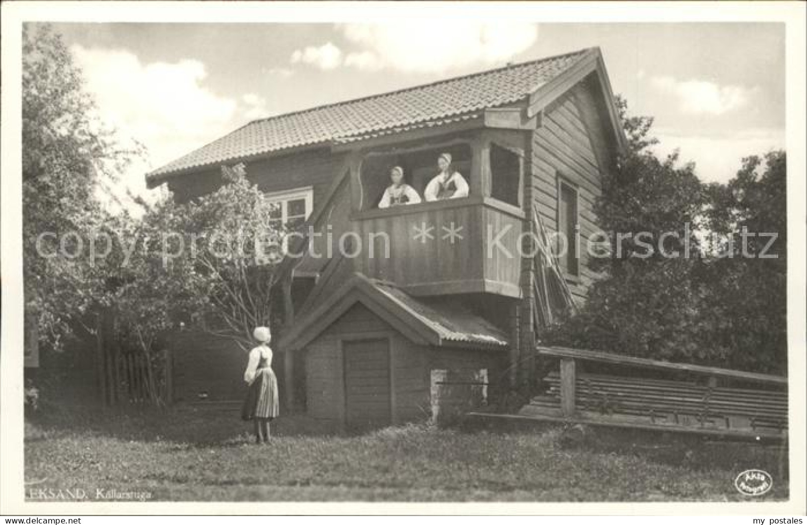Schweden Holzhaus Frauen in Tracht