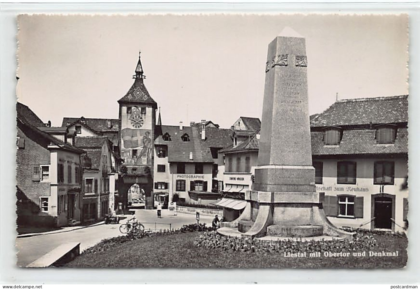 Schweiz - LIESTAL (BL) Obertor und Denkmal - Verlag Globetrotter 8355