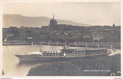 Suisse - GENÈVE - La rade - Bateau Salon La Suisse - Ed. inconnu