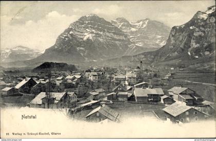 CPA Netstal Glarus Kt. Glarus Schweiz, Blick auf den Ort mit Umgebung