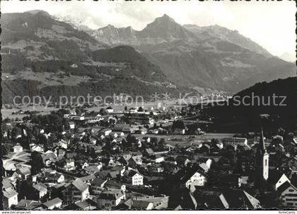 Niederurnen Gesamtansicht mit Alpenpanorama