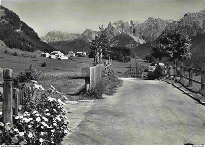 Bos-cha Guarda GR Blick von Guarda mit Lischannagruppe