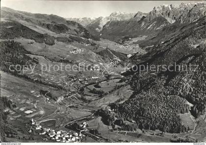 Lavin Fliegeraufnahme Alpenpanorama Unterengadin