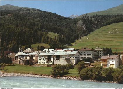 Madulain im Engadin mit Piz Kesch