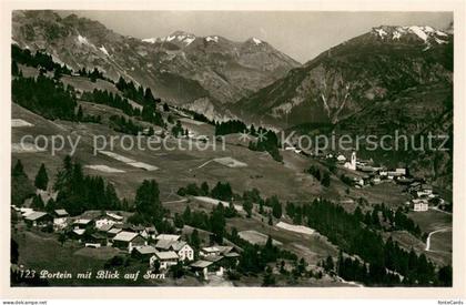 Portein GR mit Blick auf Sarn und Alpen