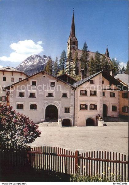 Scuol Tarasp Vulpera Dorfpartie in Scuol mit Kirche