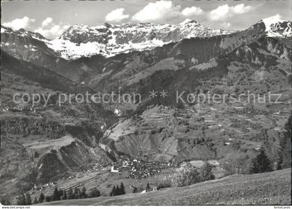 Seewis GR Gruesch Fanas mit Scesaplana und Sassauna