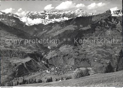 Seewis GR Gruesch Fanas mit Scesaplana und Sassauna