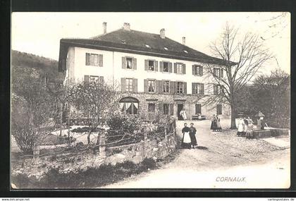 AK Cornaux, Dienstpersonal vor Villa