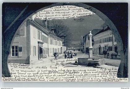 2112 Môtiers NE - Hauptstraße Brunnen Kutsche Berg - 50556456
