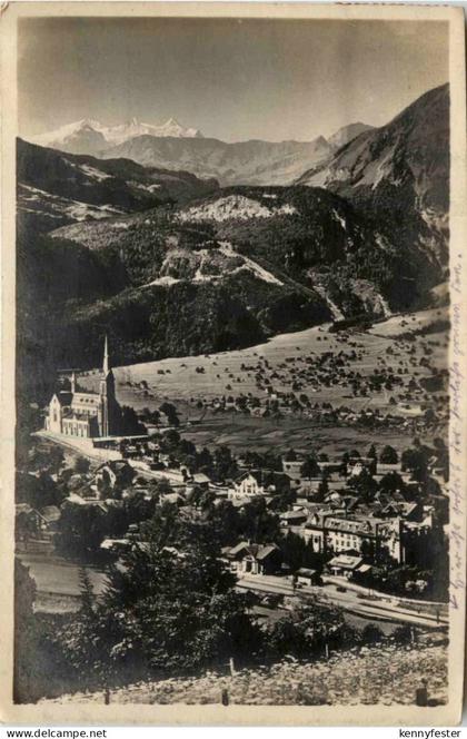 Lungern mit Wetterhorngruppe