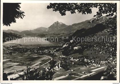 Giswil mit Sarnersee und Stanserhorn