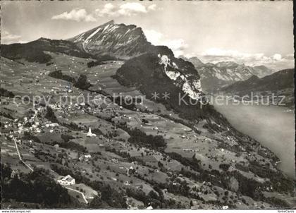 Amden Walensee SG mit Leistkamm und Walensee