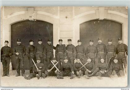 Lyss Gruppenbild Soldaten Schwerter Fussbatterie Ort lt. Stempel Militär... - 39496278