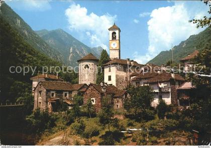 Lavertezzo Dorfpartie mit Kirche