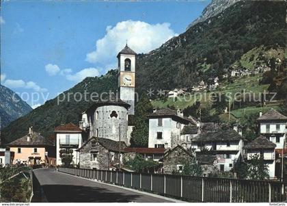 Lavertezzo Ortsblick mit Kirche