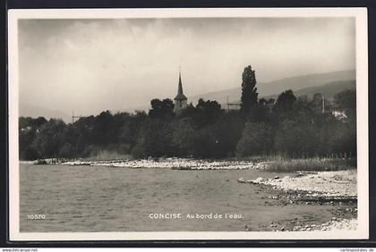 AK Concise, Au bord de l`eau