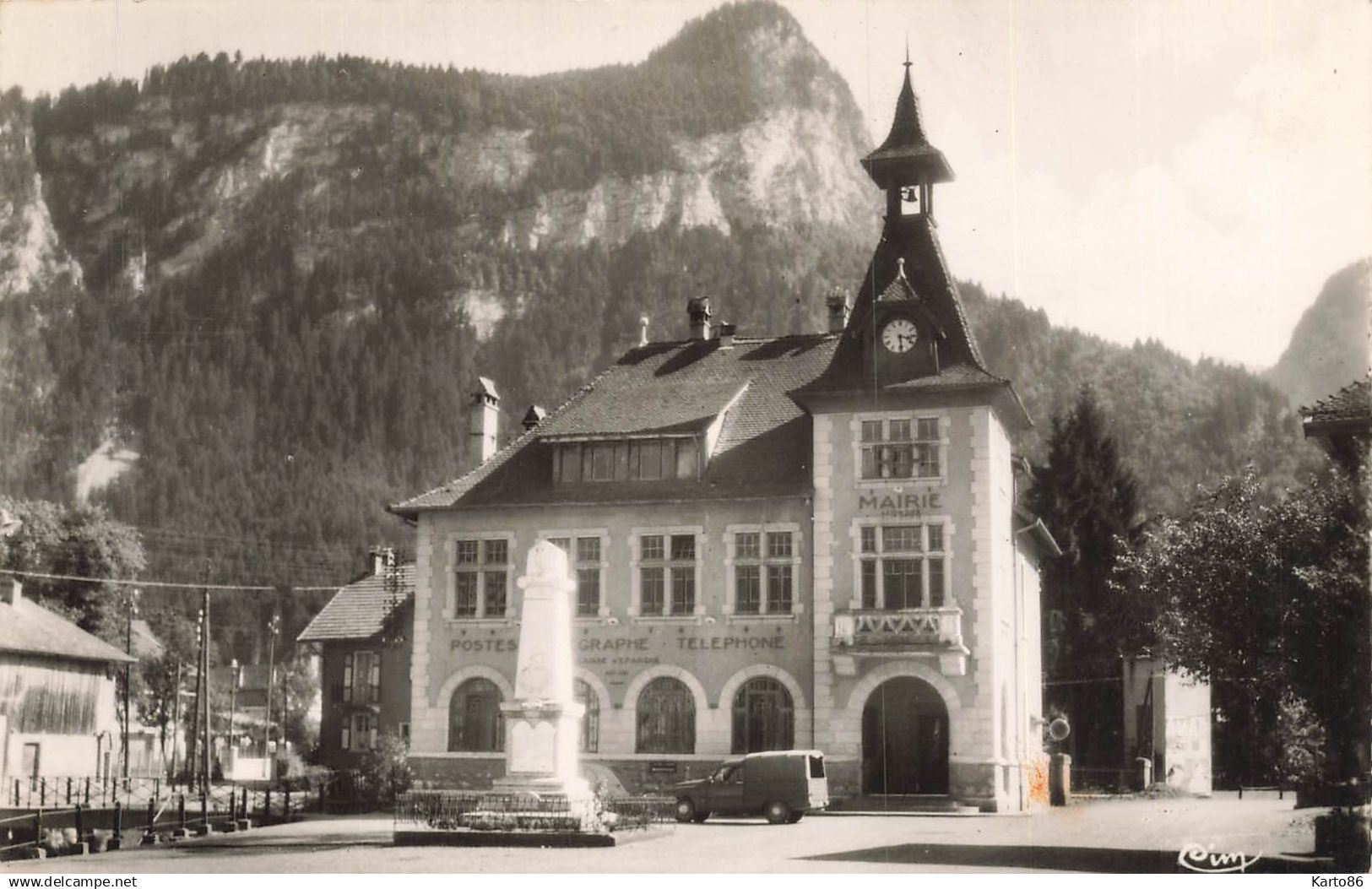 scionzier * place , la mairie et la pointe de nancy * automobile voiture ancienne